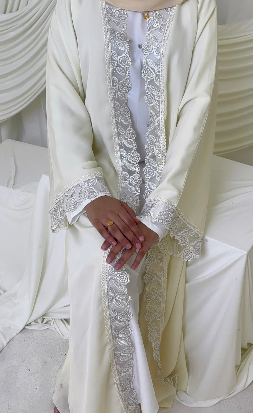 Elegant Ivory Lace Abaya