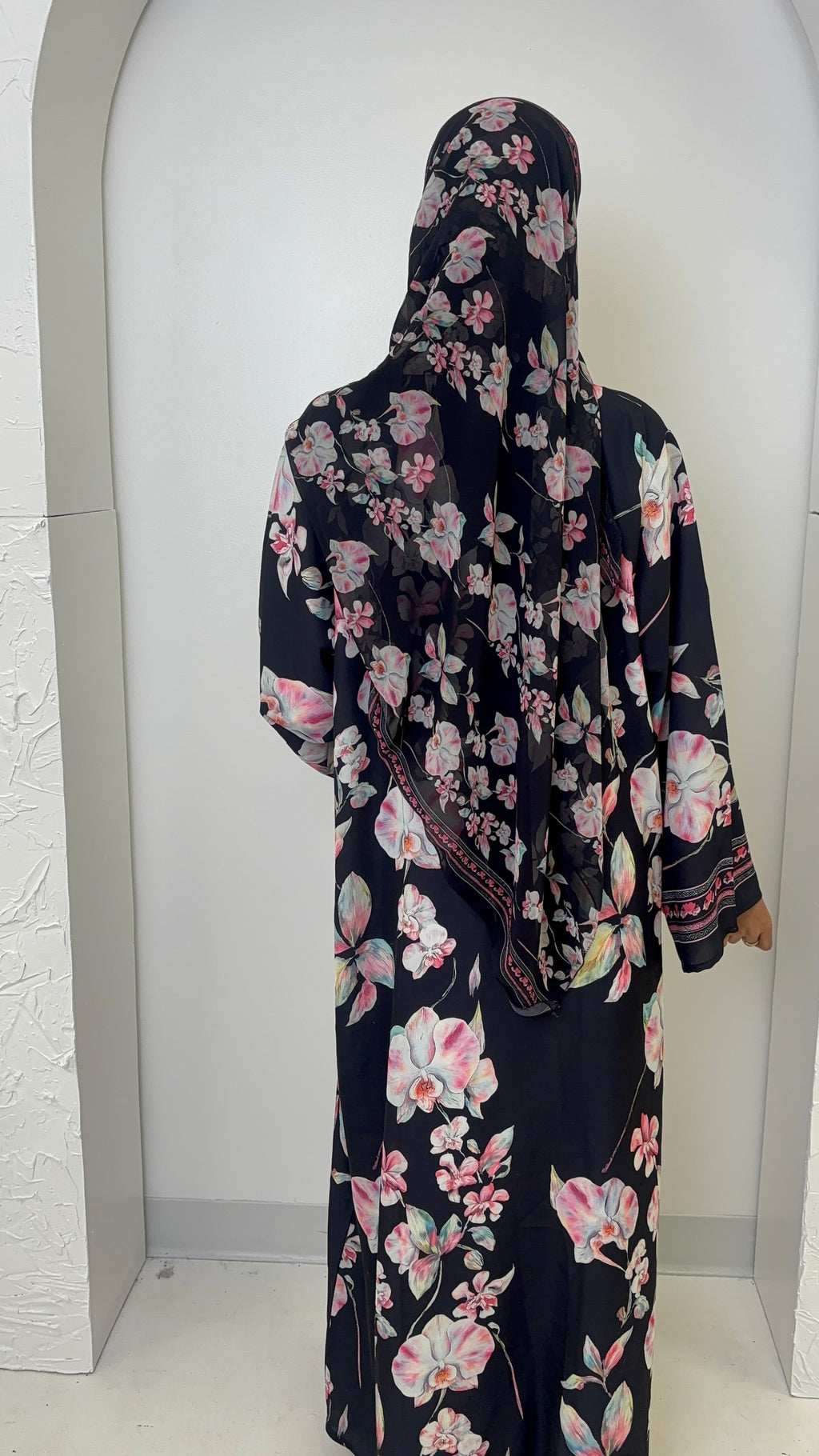 Midnight Petal Abaya